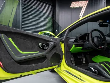 LAMBORGHINI Huracán Tecnica V10 639PS Carbon 3.100km