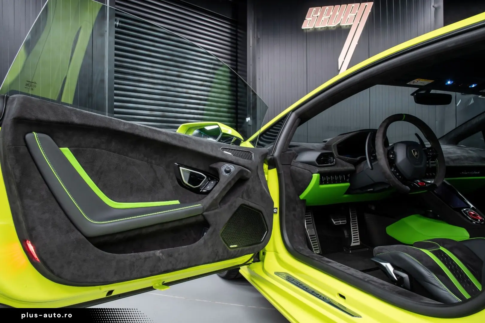 LAMBORGHINI Huracán Tecnica V10 639PS Carbon 3.100km