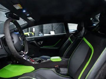 LAMBORGHINI Huracán Tecnica V10 639PS Carbon 3.100km
