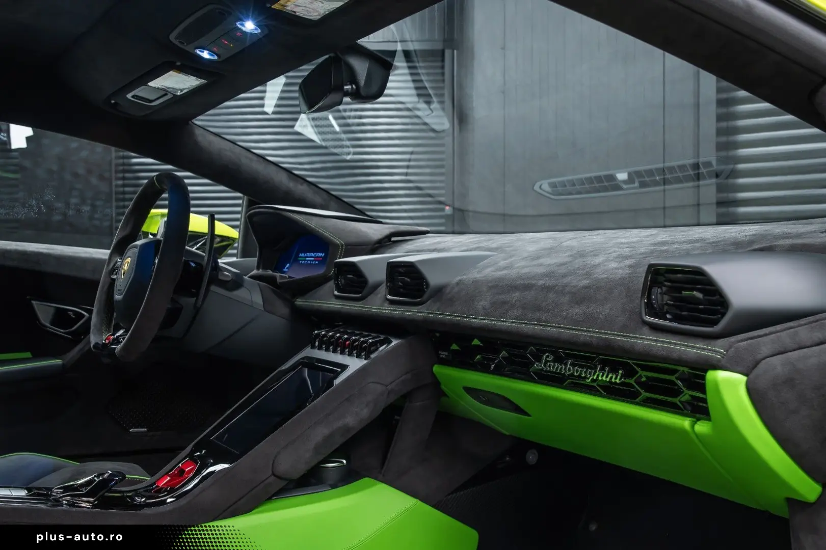 LAMBORGHINI Huracán Tecnica V10 639PS Carbon 3.100km