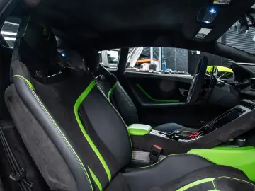 LAMBORGHINI Huracán Tecnica V10 639PS Carbon 3.100km