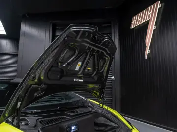 LAMBORGHINI Huracán Tecnica V10 639PS Carbon 3.100km