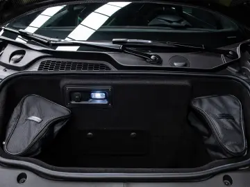 LAMBORGHINI Huracán Tecnica V10 639PS Carbon 3.100km