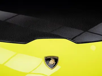 LAMBORGHINI Huracán Tecnica V10 639PS Carbon 3.100km