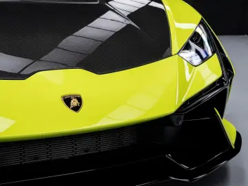 LAMBORGHINI Huracán Tecnica V10 639PS Carbon 3.100km