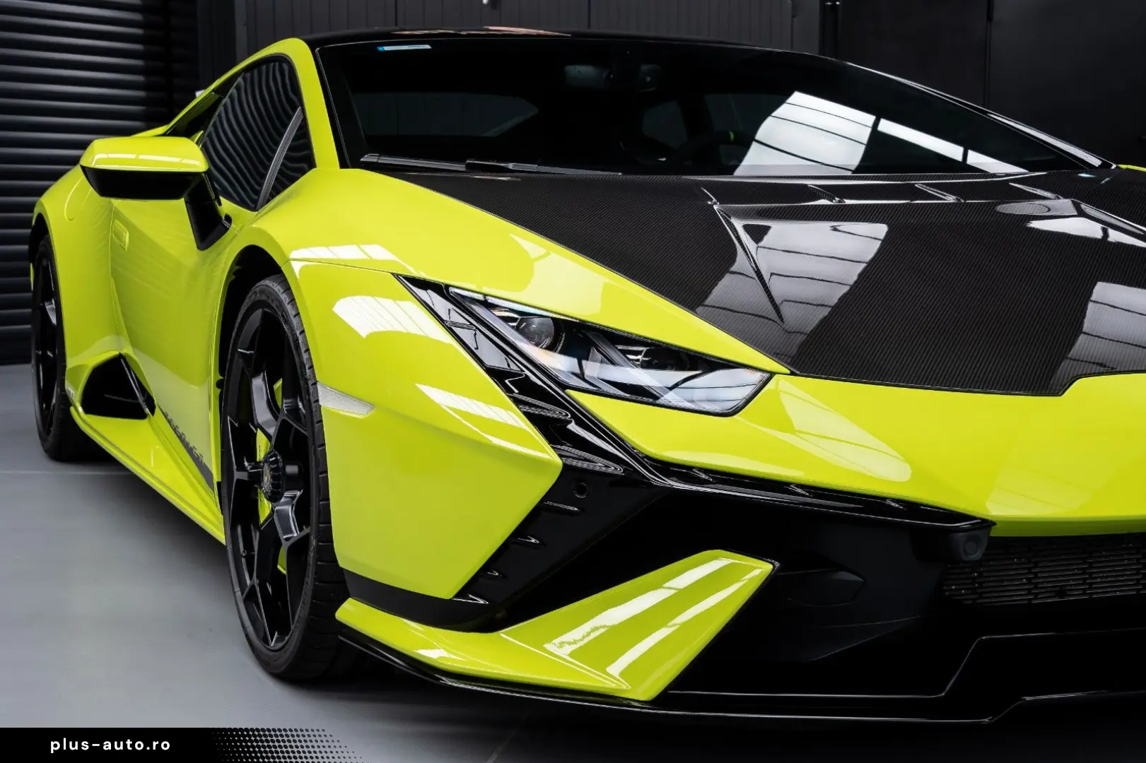LAMBORGHINI Huracán Tecnica V10 639PS Carbon 3.100km