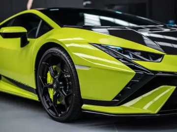 LAMBORGHINI Huracán Tecnica V10 639PS Carbon 3.100km