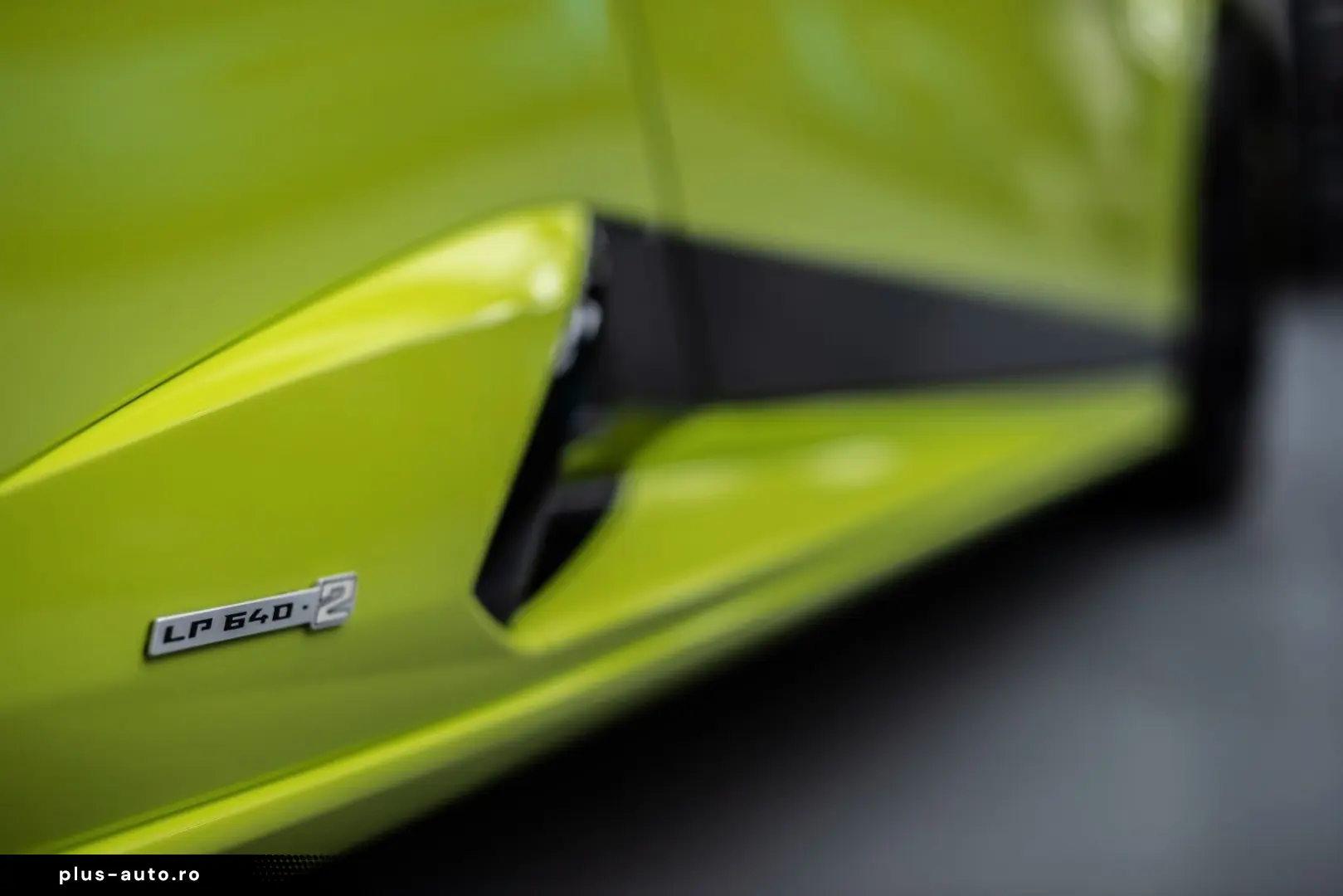 LAMBORGHINI Huracán Tecnica V10 639PS Carbon 3.100km