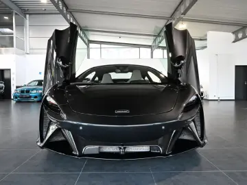 MCLAREN Artura Clubsport Vision Technology Practicality