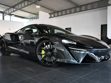 MCLAREN Artura Clubsport Vision Technology Practicality