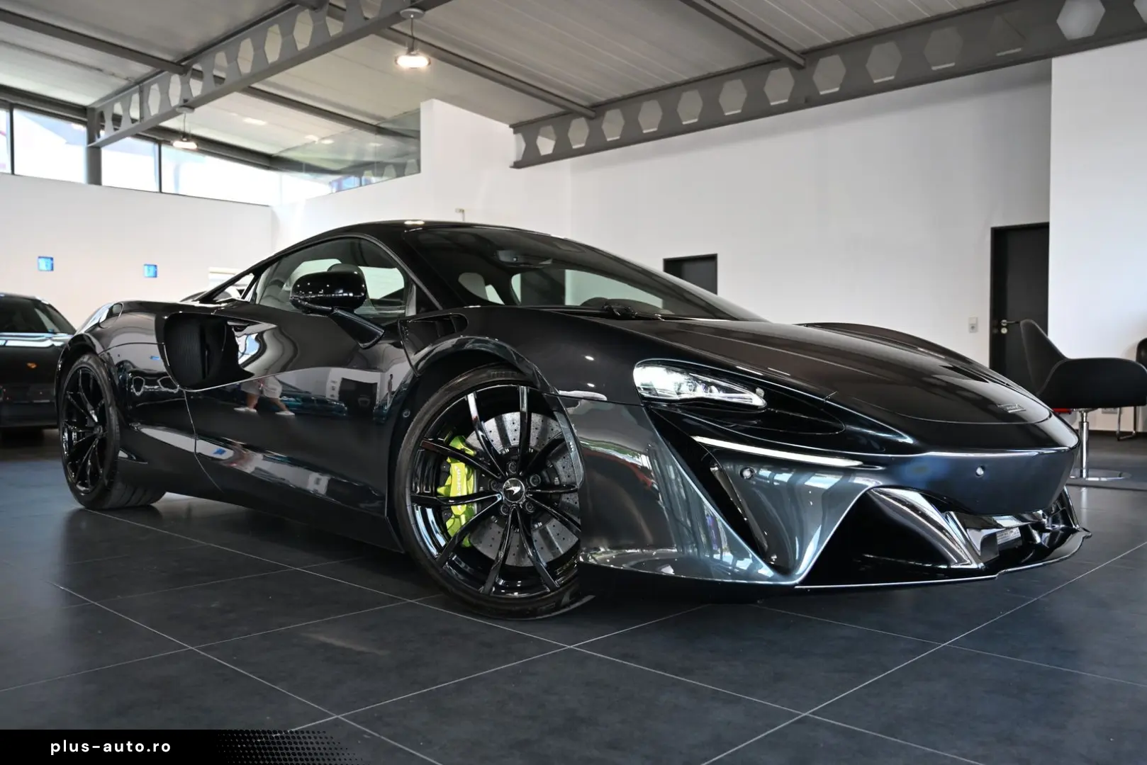 MCLAREN Artura Clubsport Vision Technology Practicality