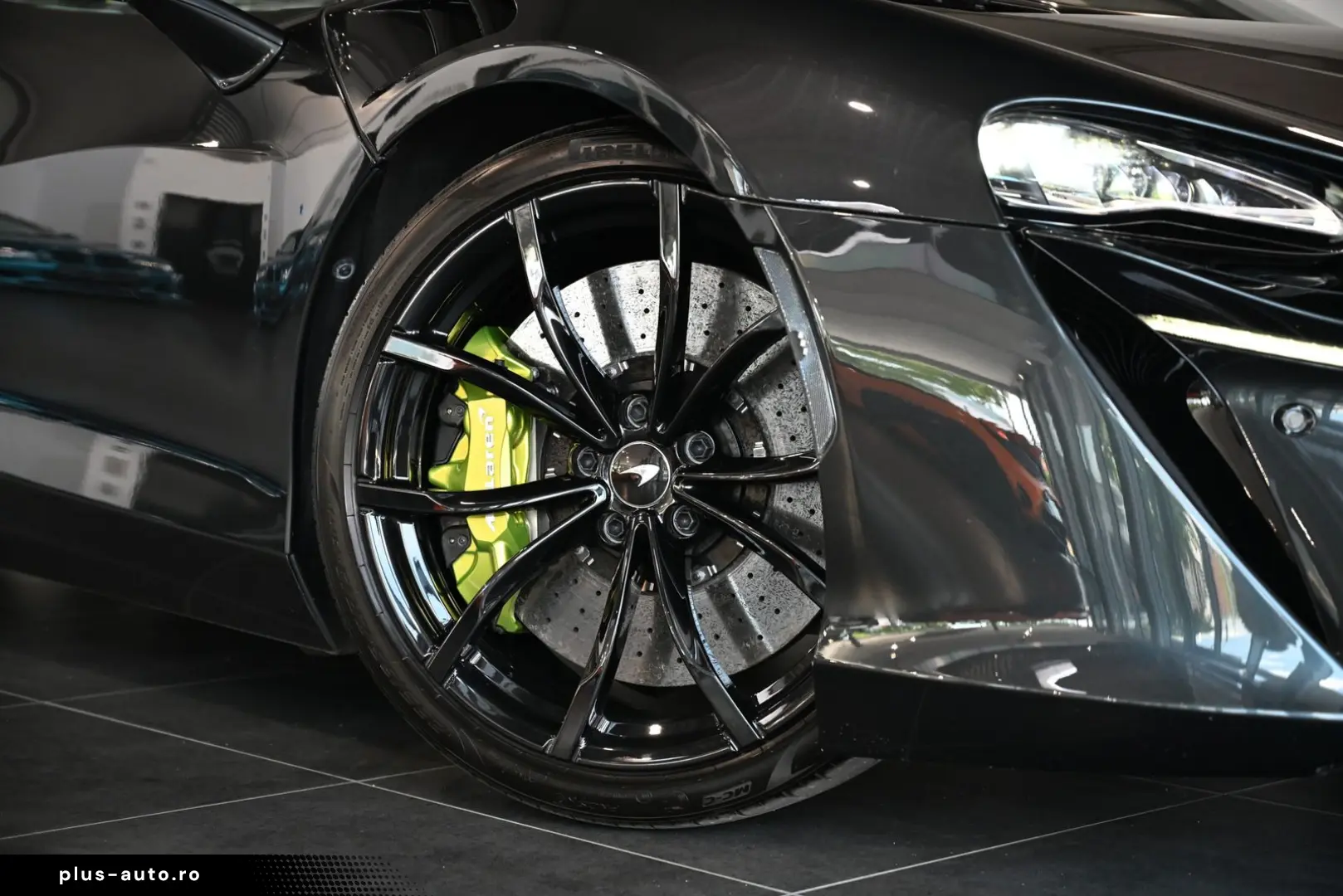 MCLAREN Artura Clubsport Vision Technology Practicality