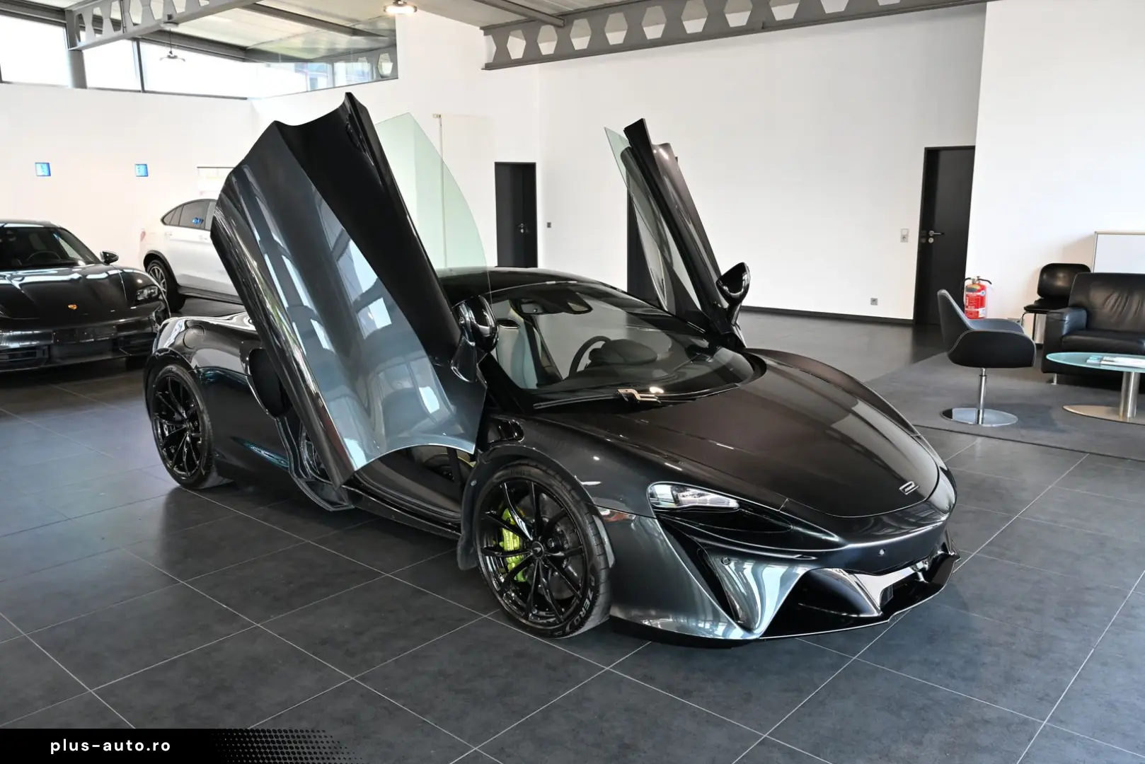 MCLAREN Artura Clubsport Vision Technology Practicality