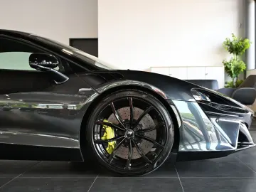 MCLAREN Artura Clubsport Vision Technology Practicality