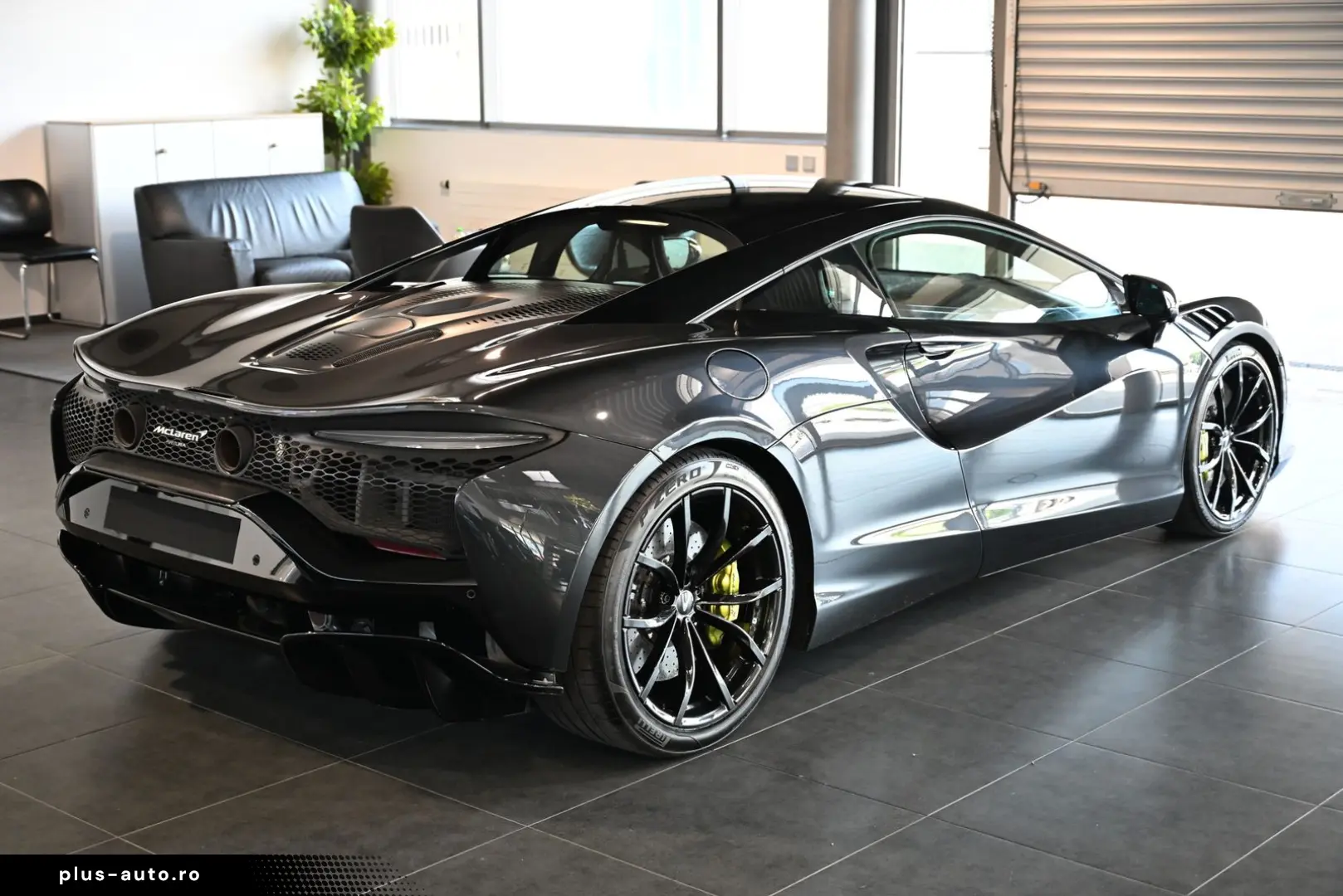 MCLAREN Artura Clubsport Vision Technology Practicality