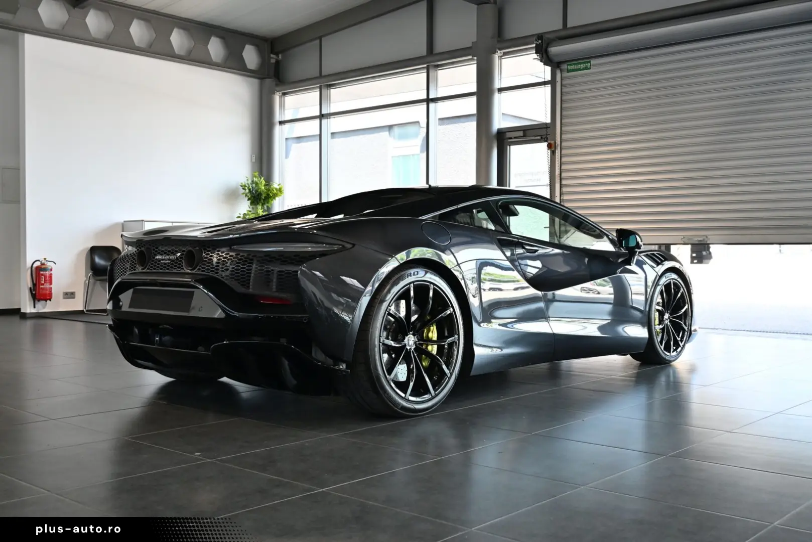 MCLAREN Artura Clubsport Vision Technology Practicality