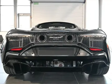 MCLAREN Artura Clubsport Vision Technology Practicality