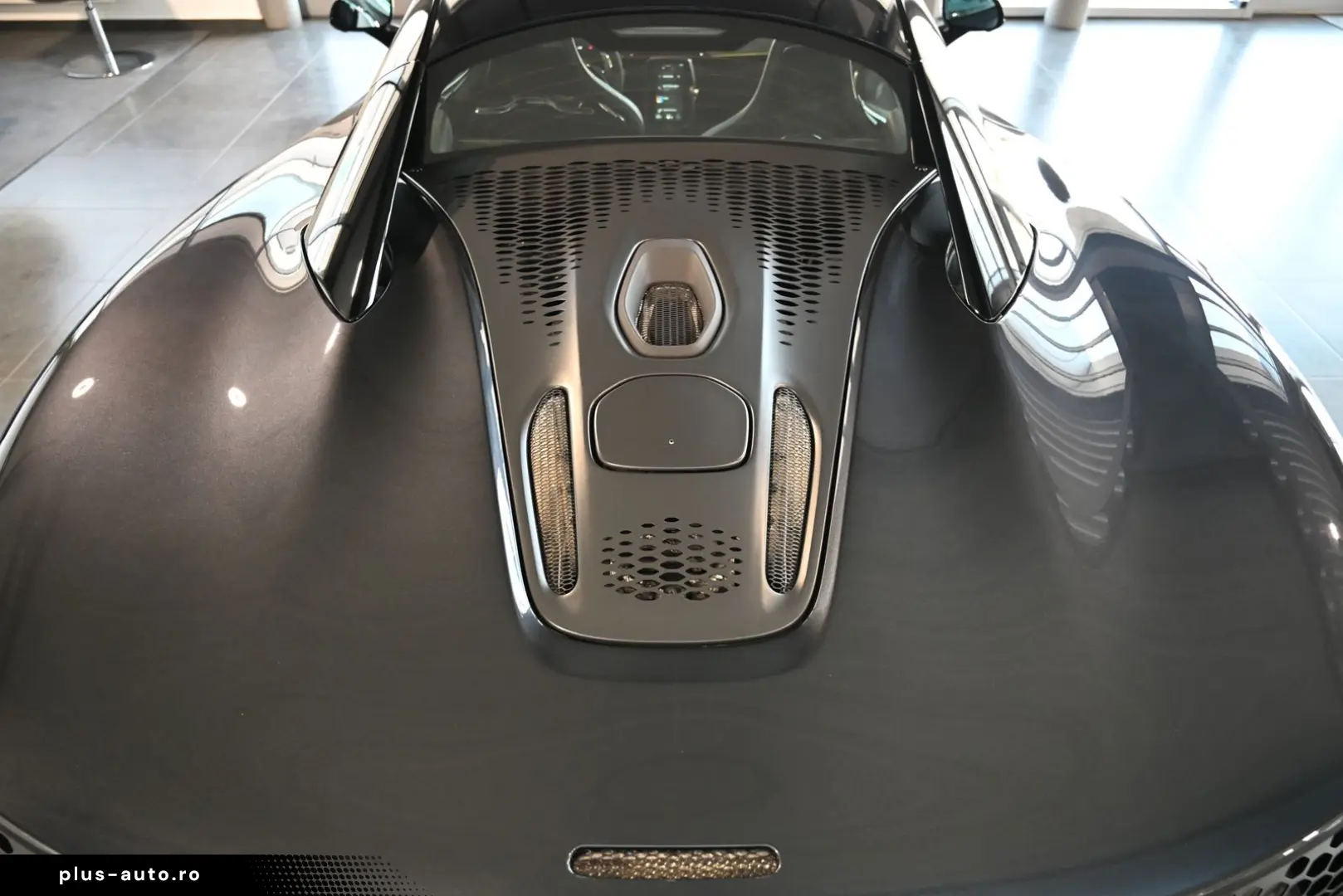 MCLAREN Artura Clubsport Vision Technology Practicality