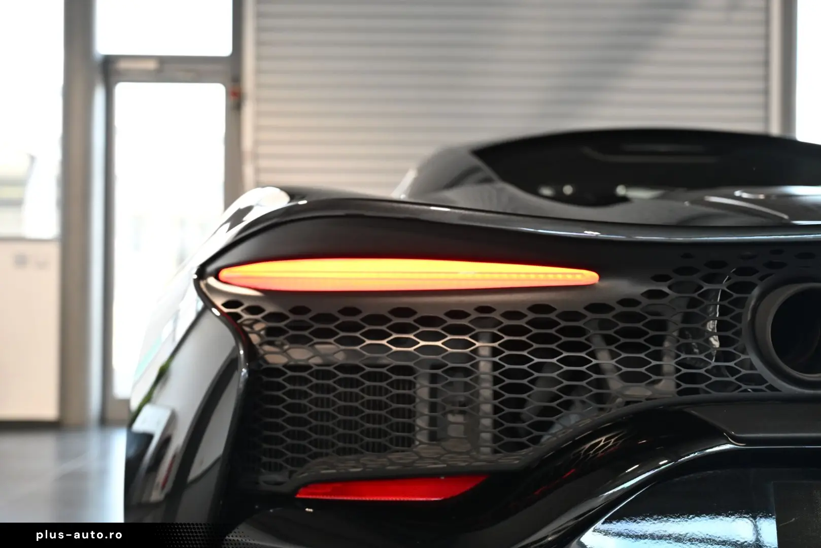 MCLAREN Artura Clubsport Vision Technology Practicality