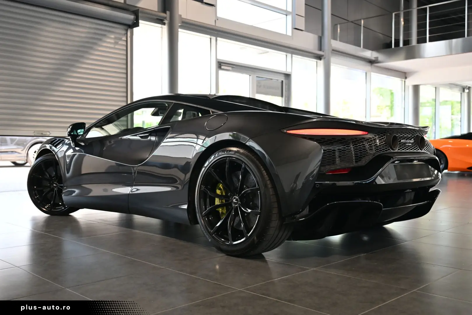 MCLAREN Artura Clubsport Vision Technology Practicality