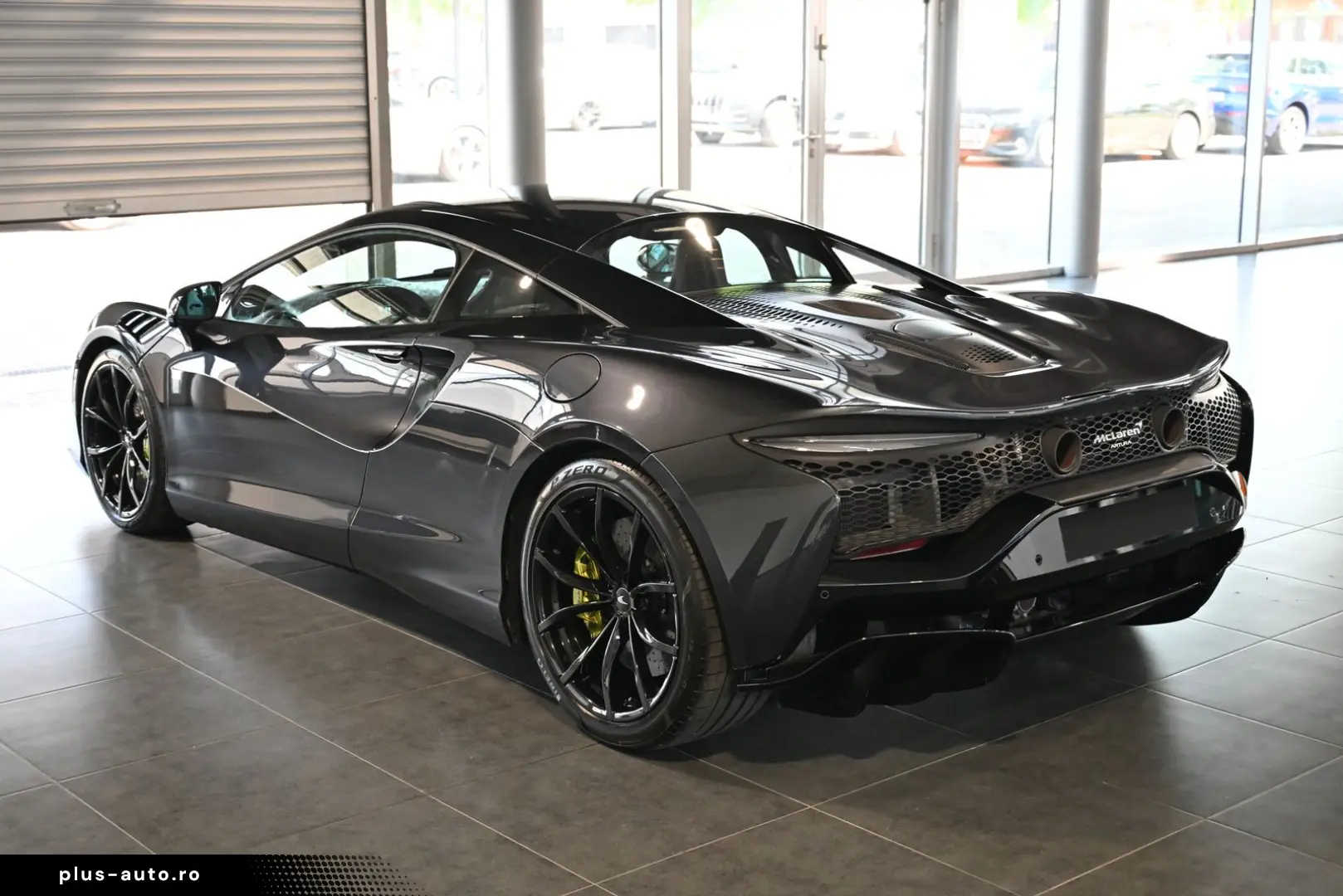 MCLAREN Artura Clubsport Vision Technology Practicality