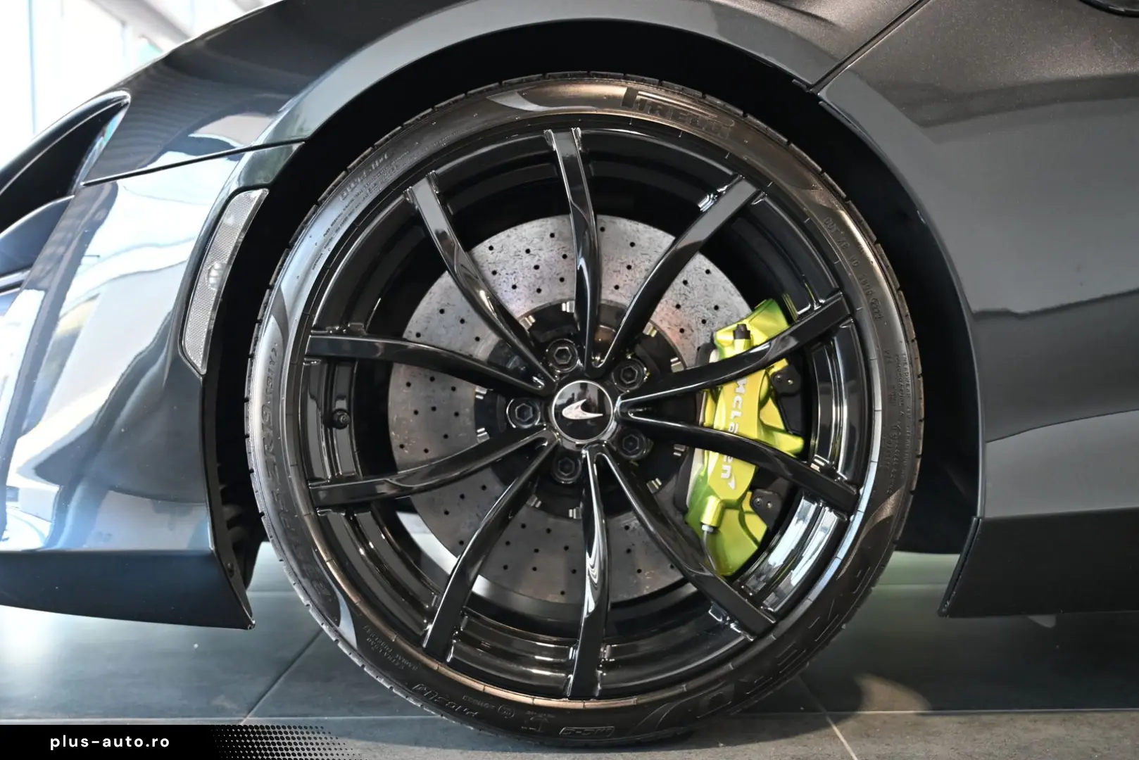 MCLAREN Artura Clubsport Vision Technology Practicality
