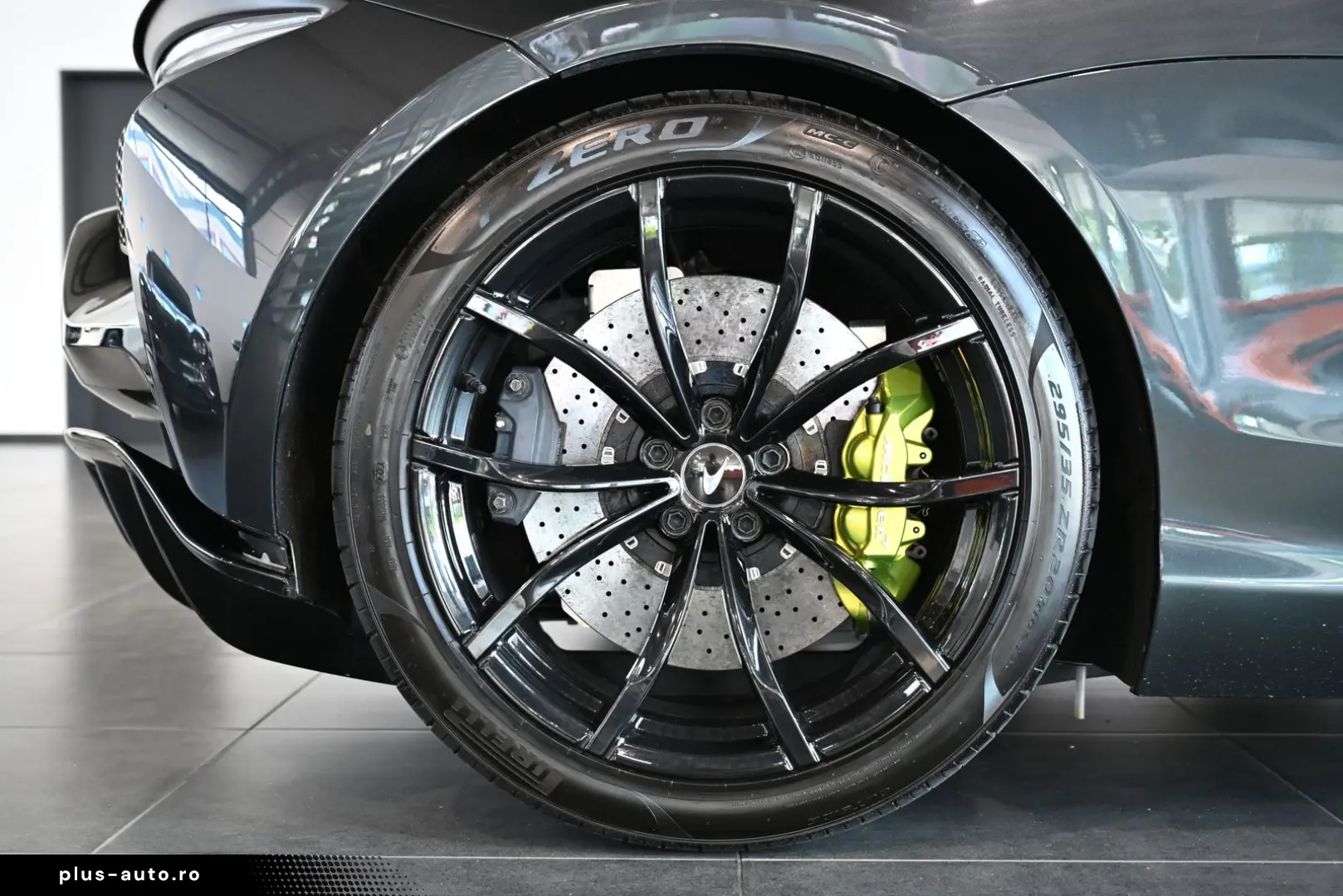 MCLAREN Artura Clubsport Vision Technology Practicality