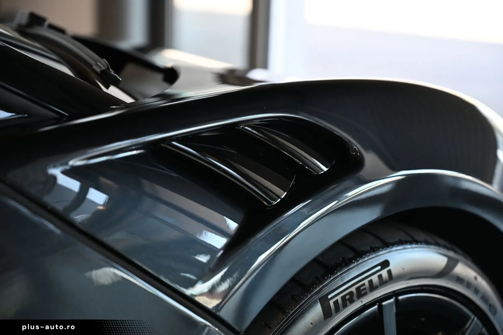 MCLAREN Artura Clubsport Vision Technology Practicality