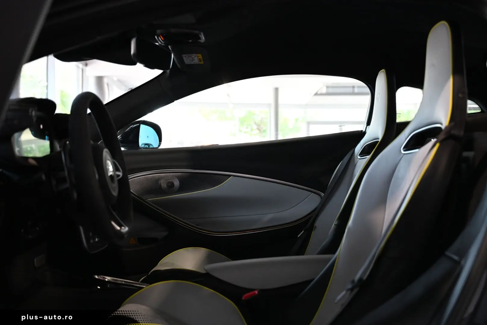 MCLAREN Artura Clubsport Vision Technology Practicality