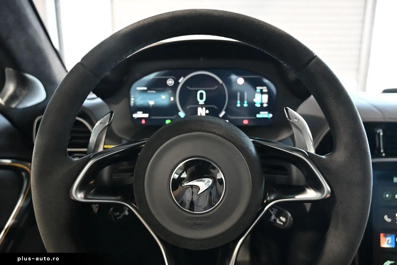 MCLAREN Artura Clubsport Vision Technology Practicality