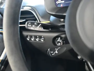 MCLAREN Artura Clubsport Vision Technology Practicality