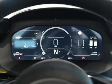 MCLAREN Artura Clubsport Vision Technology Practicality