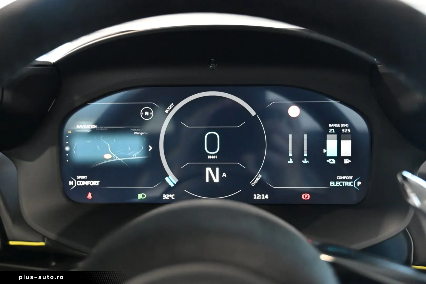 MCLAREN Artura Clubsport Vision Technology Practicality