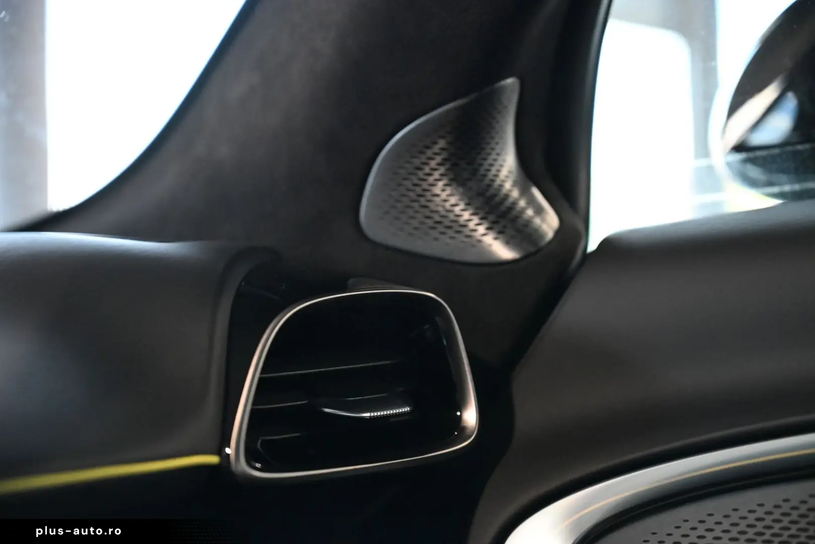 MCLAREN Artura Clubsport Vision Technology Practicality