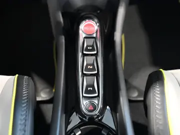MCLAREN Artura Clubsport Vision Technology Practicality