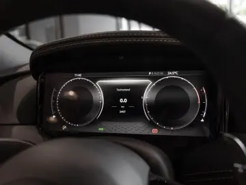 ASTON MARTIN DB12 Coupe Aston Martin Hamburg