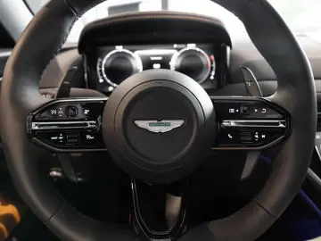ASTON MARTIN DB12 Coupe Aston Martin Hamburg