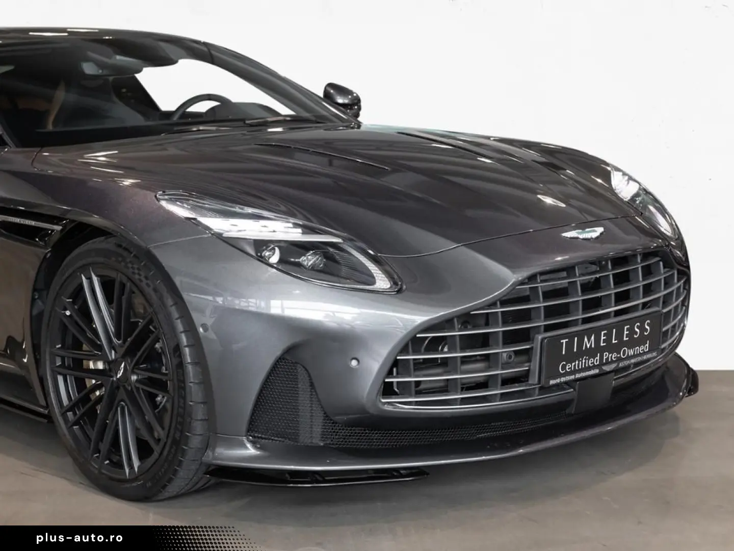 ASTON MARTIN DB12 Coupe Aston Martin Hamburg