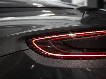 ASTON MARTIN DB12 Coupe Aston Martin Hamburg
