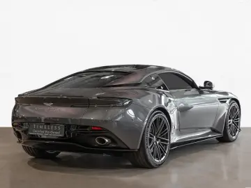 ASTON MARTIN DB12 Coupe Aston Martin Hamburg