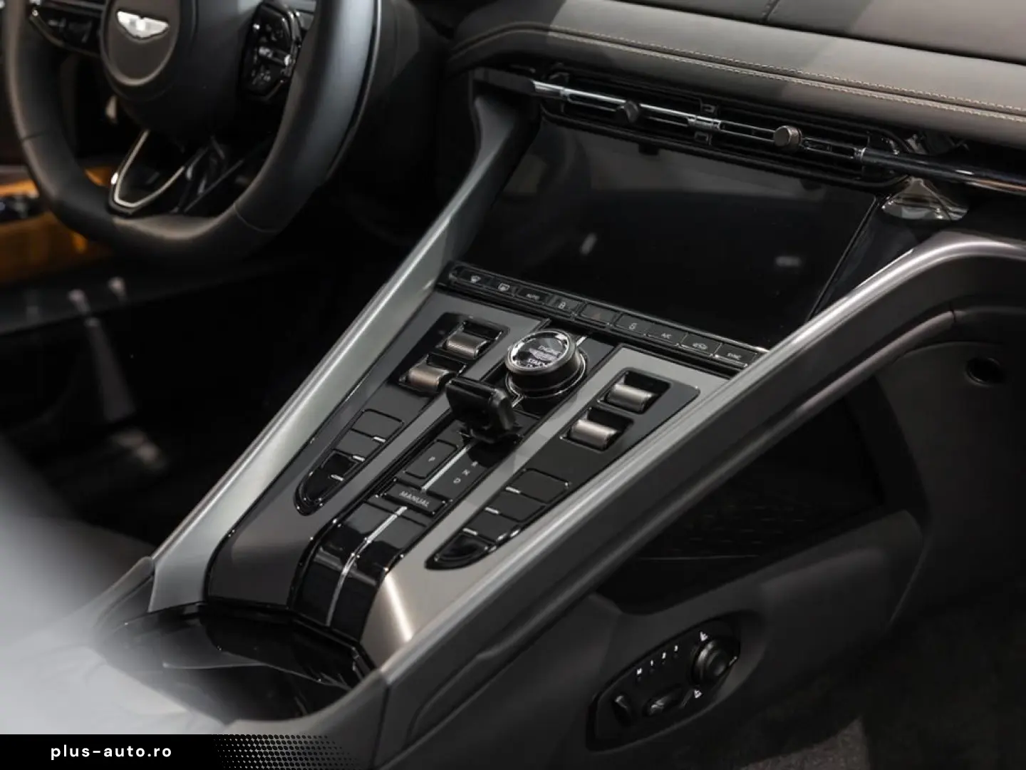 ASTON MARTIN DB12 Coupe Aston Martin Hamburg