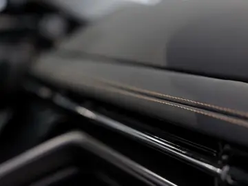 ASTON MARTIN DB12 Coupe Aston Martin Hamburg