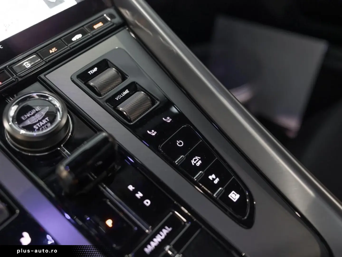 ASTON MARTIN DB12 Coupe Aston Martin Hamburg