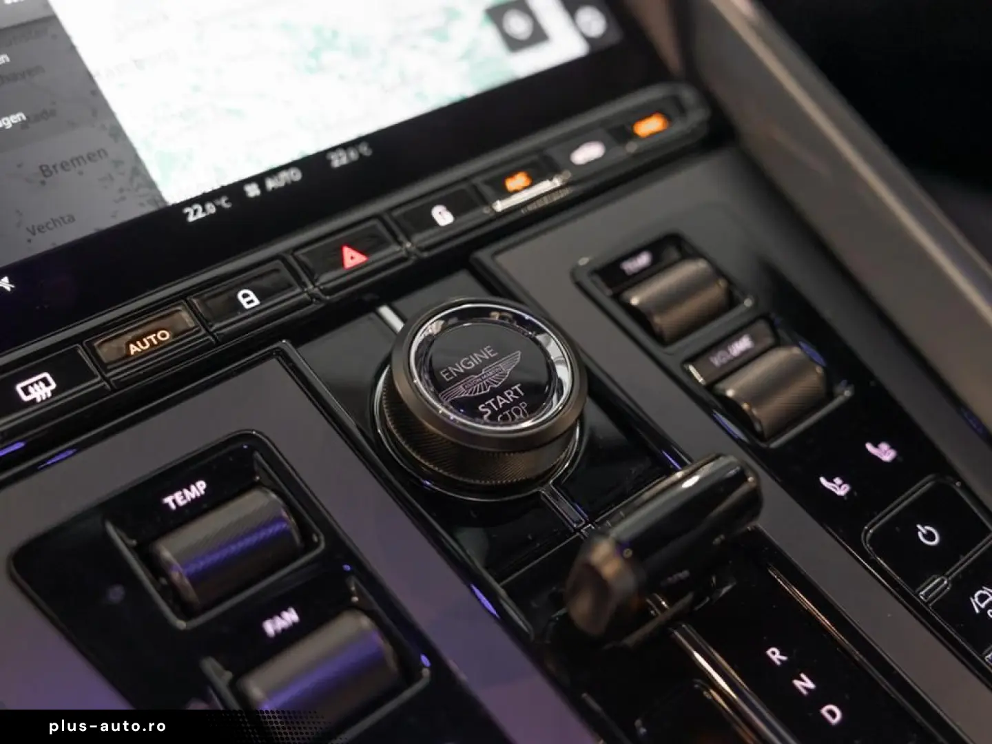 ASTON MARTIN DB12 Coupe Aston Martin Hamburg