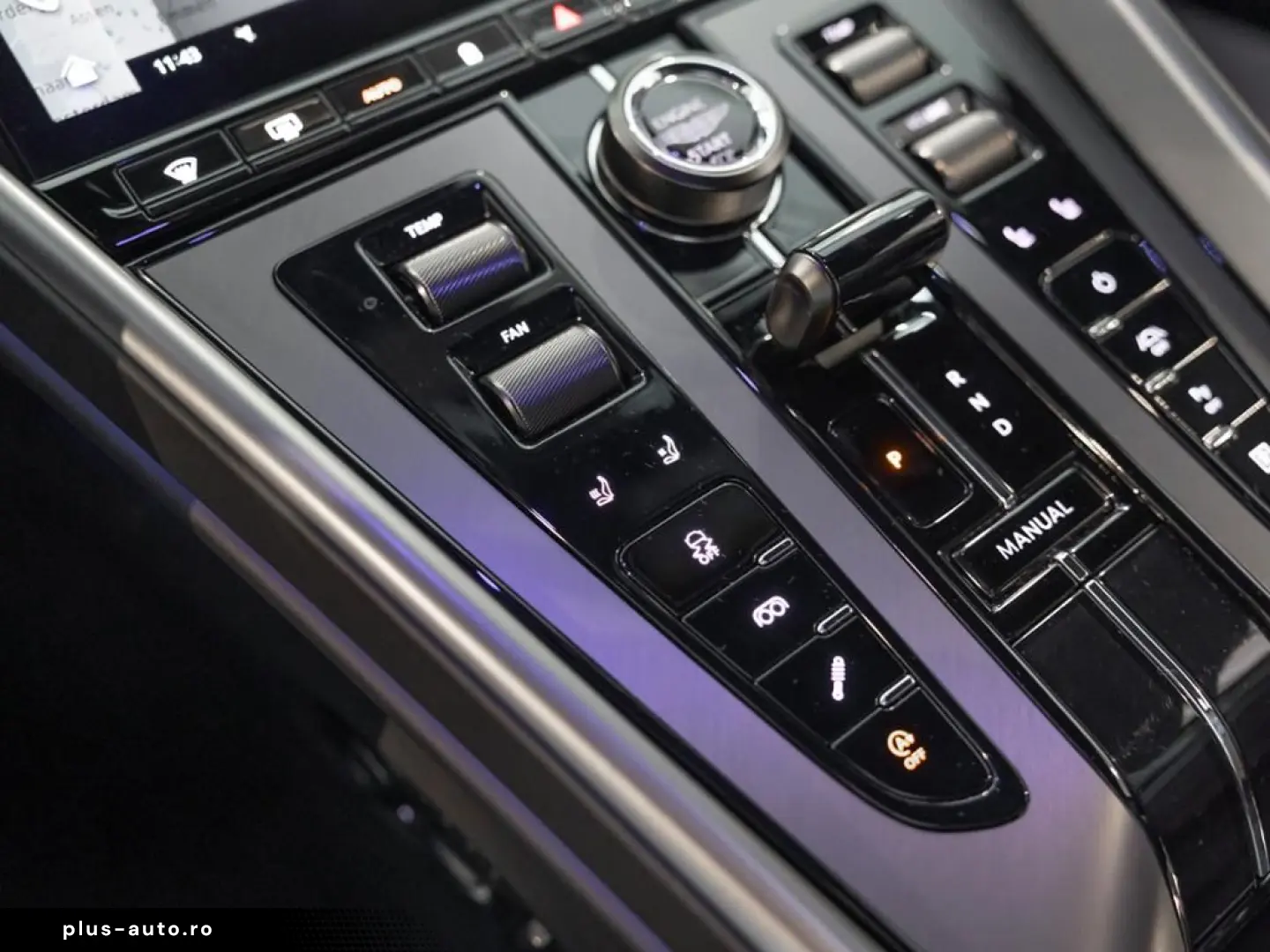 ASTON MARTIN DB12 Coupe Aston Martin Hamburg