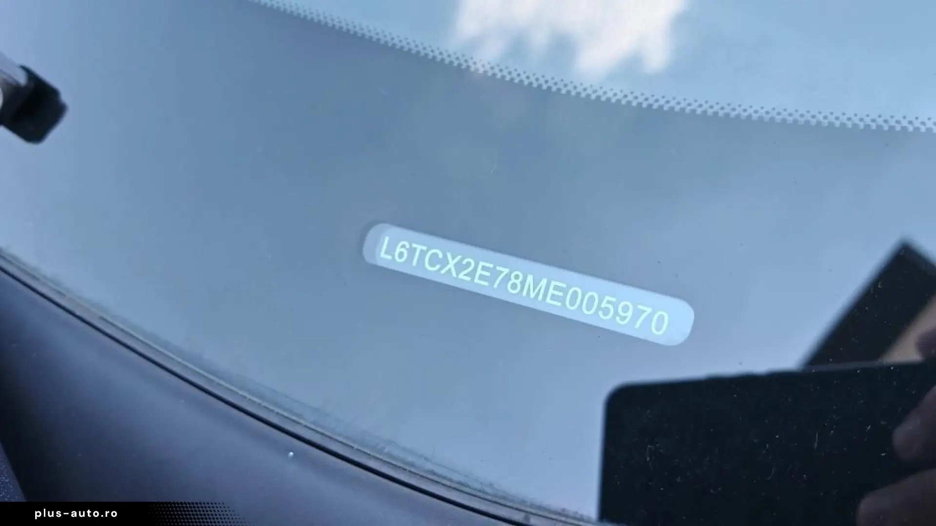 Lynk-Co 01