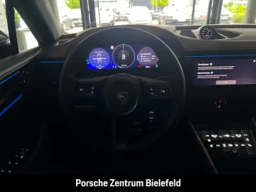Porsche Macan Turbo BOSE