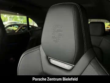 Porsche Macan Turbo BOSE