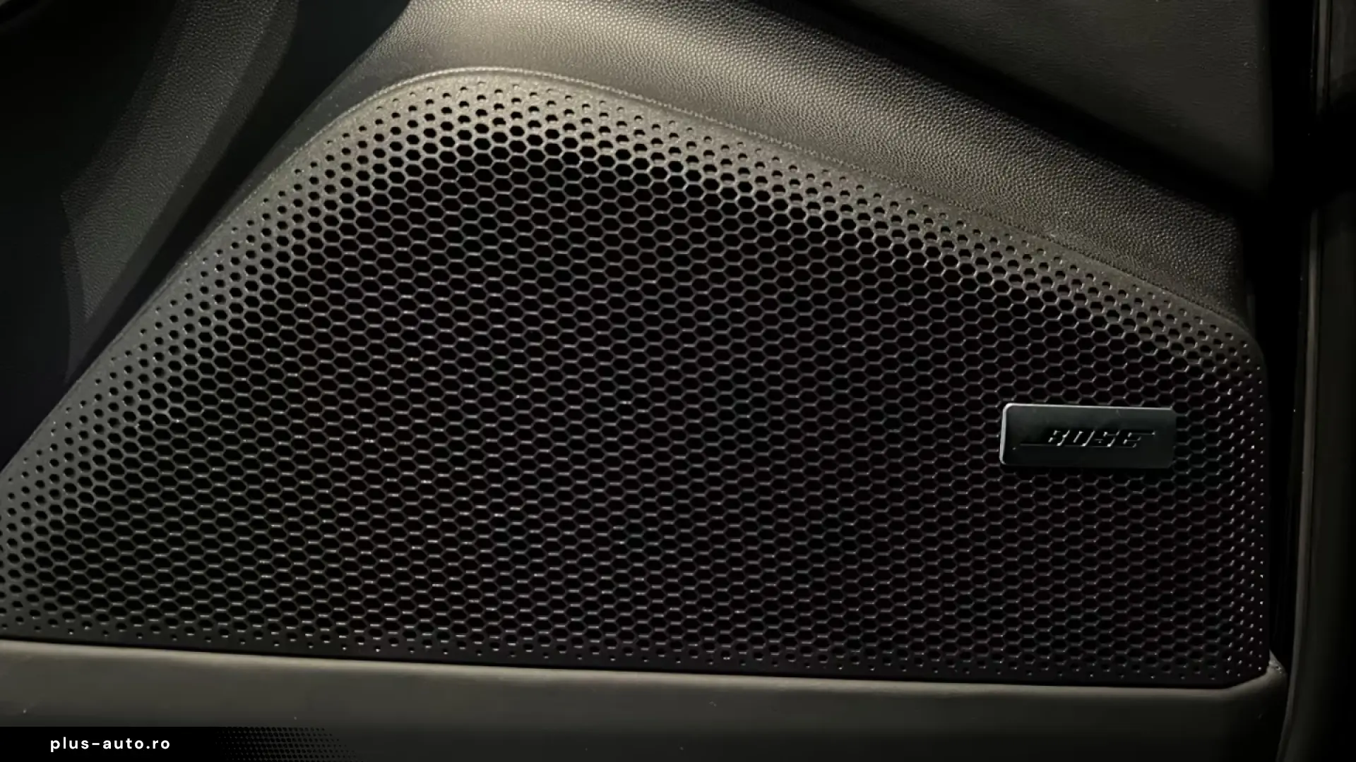 Porsche Macan Turbo BOSE