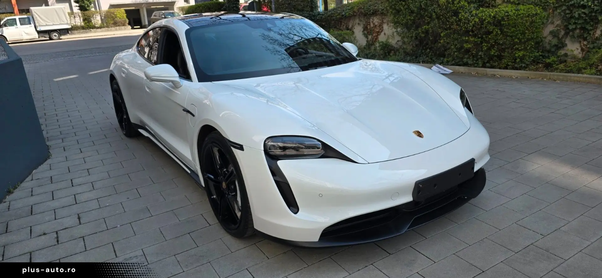 PORSCHE Taycan Pano ACC ALU21  Ausstat75Jahre BaPerform
